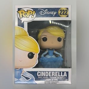 Funko Pop Cinderella #222 Vaulted come with pop protector